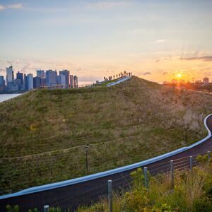 The sun sets over the Hills of Governors Island. Photo: Justin Kiner/CC BY-NC-ND 2.0